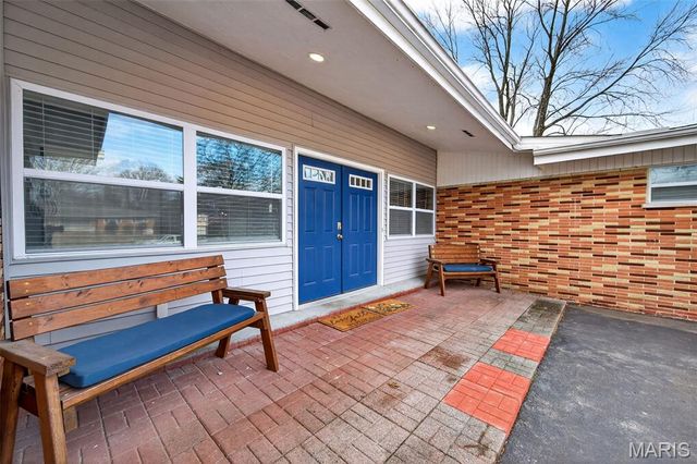 6750 Foxshire Drive, Florissant, MO 63033