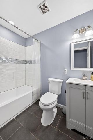 6750 Foxshire Drive, Florissant, MO 63033