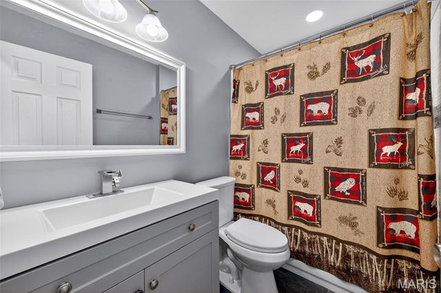 6750 Foxshire Drive, Florissant, MO 63033