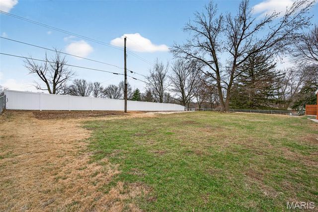 6750 Foxshire Drive, Florissant, MO 63033