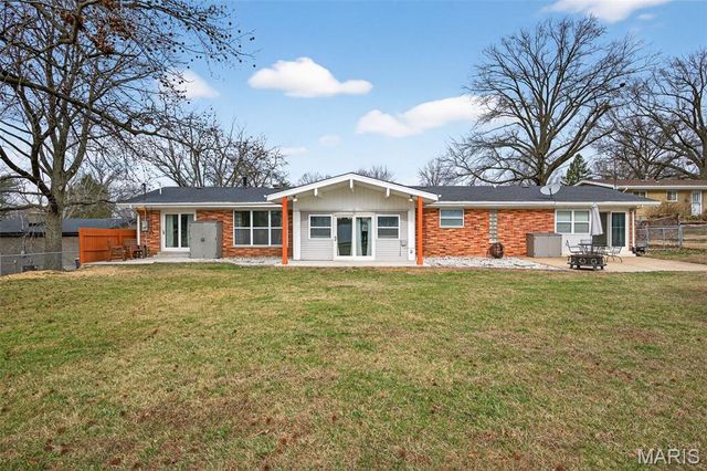 6750 Foxshire Drive, Florissant, MO 63033