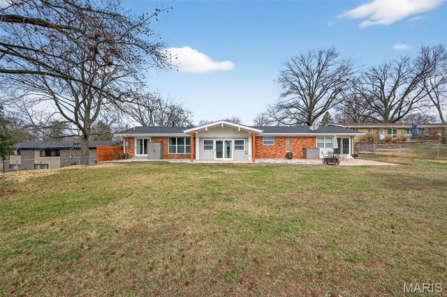 6750 Foxshire Drive, Florissant, MO 63033