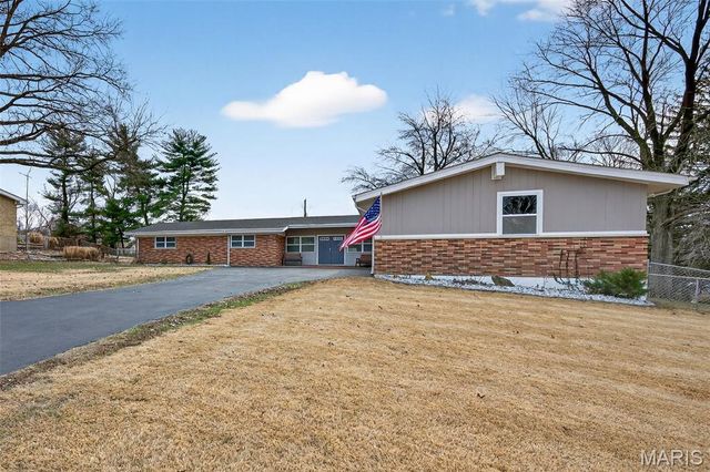 6750 Foxshire Drive, Florissant, MO 63033