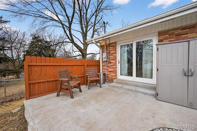 6750 Foxshire Drive, Florissant, MO 63033