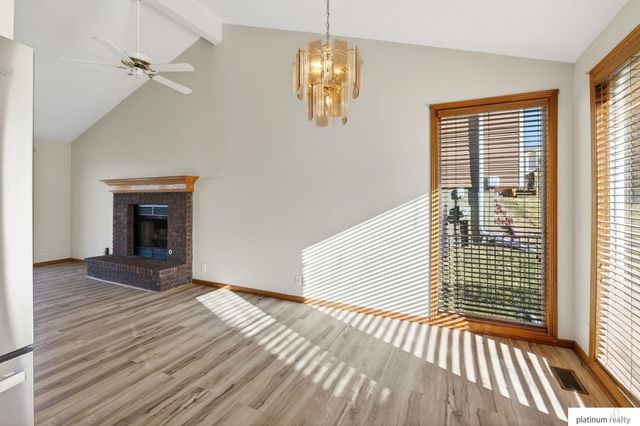 8211 Howell Street, Omaha, NE 68122