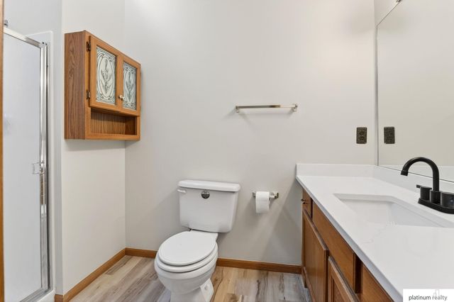 8211 Howell Street, Omaha, NE 68122