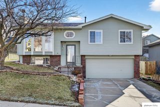 8211 Howell Street, Omaha, NE 68122