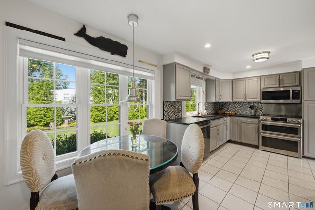 85 Blueberry Knolls, Middlebury, CT 06762