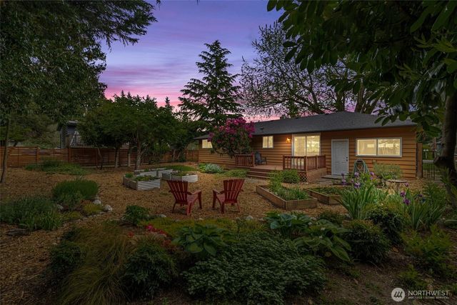 8629 223rd Street SW, Edmonds, WA 98026
