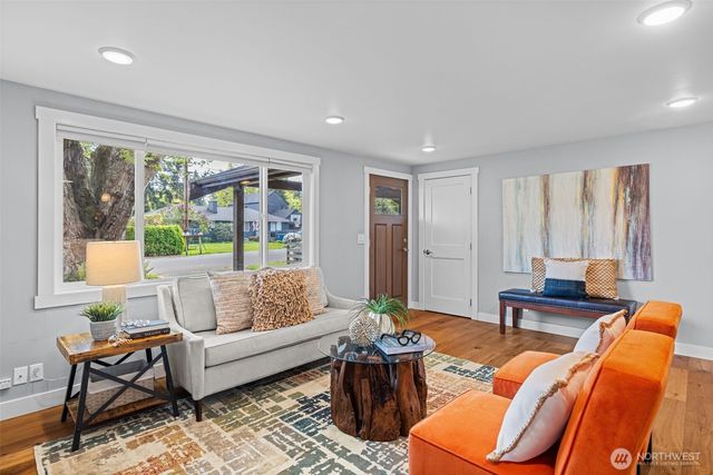 8629 223rd Street SW, Edmonds, WA 98026