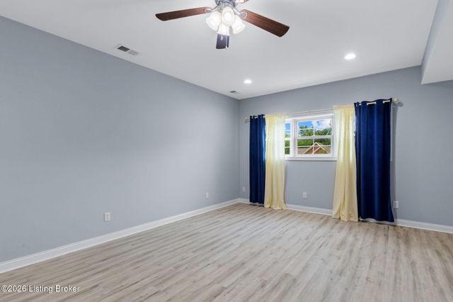 1416 Nightingale Ln, Goshen, KY 40026