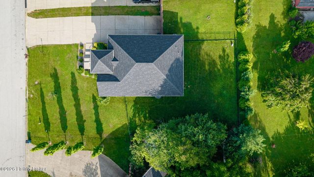 1416 Nightingale Ln, Goshen, KY 40026