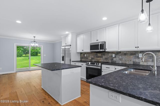 1416 Nightingale Ln, Goshen, KY 40026