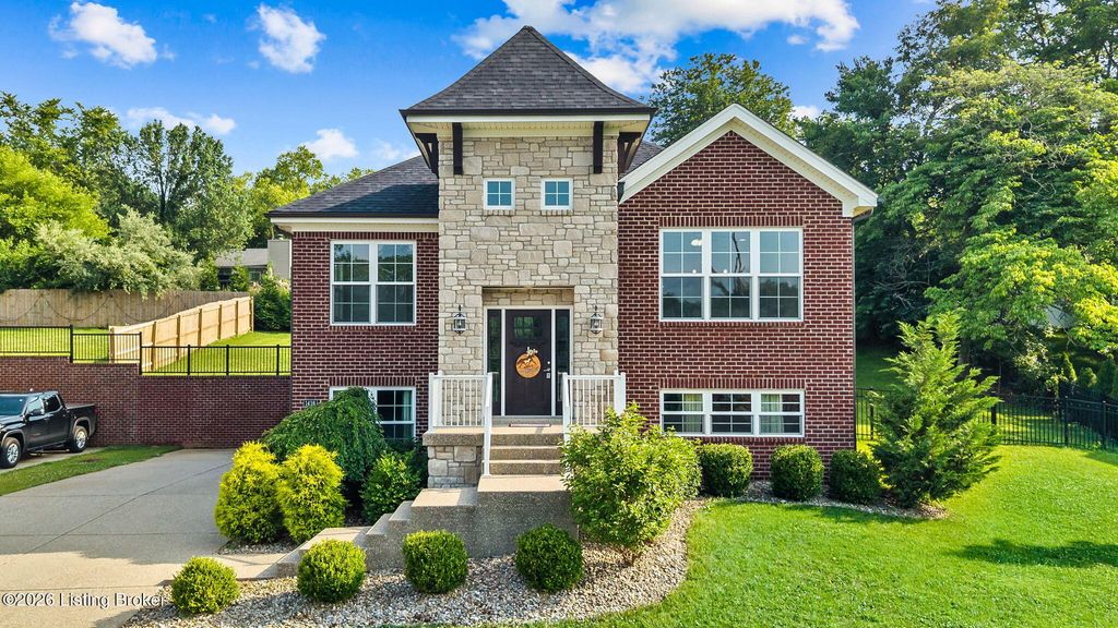 1416 Nightingale Ln, Goshen, KY 40026