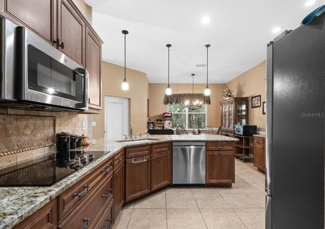 4028 CASTLEWOOD RD, Seffner, FL 33584