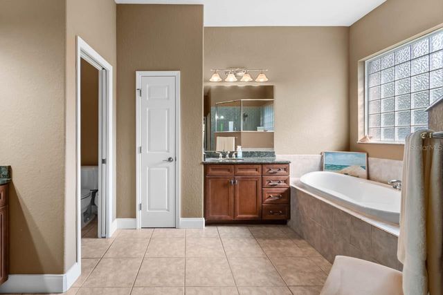 4028 CASTLEWOOD RD, Seffner, FL 33584