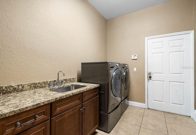 4028 CASTLEWOOD RD, Seffner, FL 33584