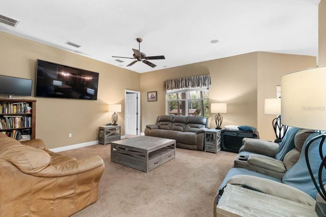 4028 CASTLEWOOD RD, Seffner, FL 33584