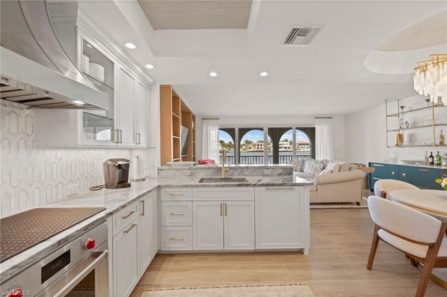 4000 GULF SHORE BLVD N 1500, Naples, FL 34103