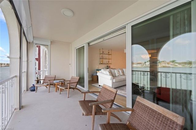 4000 GULF SHORE BLVD N 1500, Naples, FL 34103