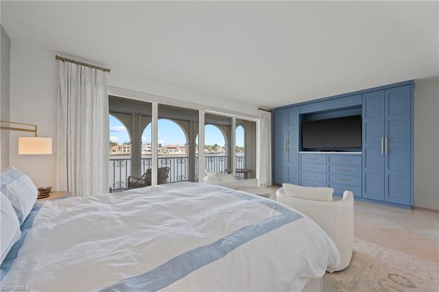 4000 GULF SHORE BLVD N 1500, Naples, FL 34103