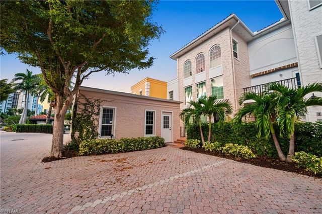 4000 GULF SHORE BLVD N 1500, Naples, FL 34103
