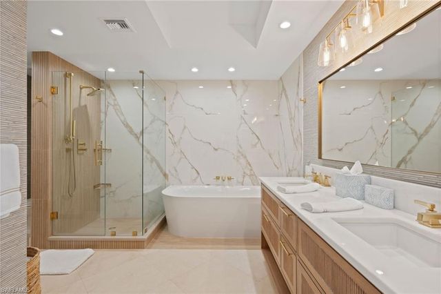 4000 GULF SHORE BLVD N 1500, Naples, FL 34103
