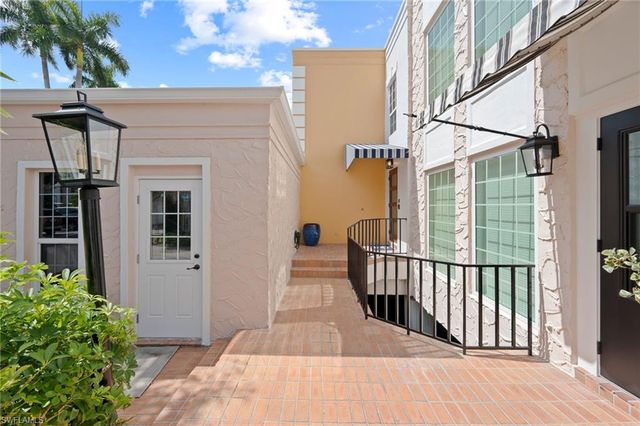 4000 GULF SHORE BLVD N 1500, Naples, FL 34103