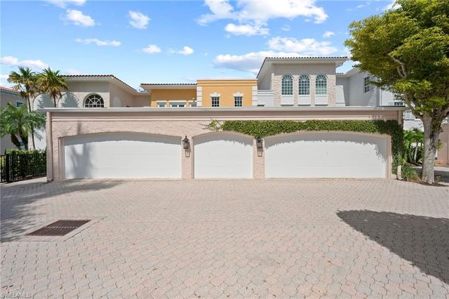 4000 GULF SHORE BLVD N 1500, Naples, FL 34103