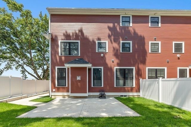 24 Church Street 1, Wakefield, MA 01880