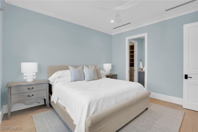 555 Whispering Pine LN, Naples, FL 34103