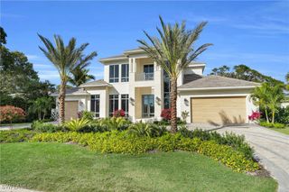 555 Whispering Pine LN, Naples, FL 34103