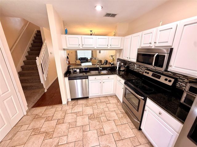 1120 KENNEWICK CT, Wesley Chapel, FL 33543
