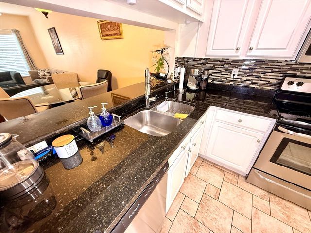 1120 KENNEWICK CT, Wesley Chapel, FL 33543