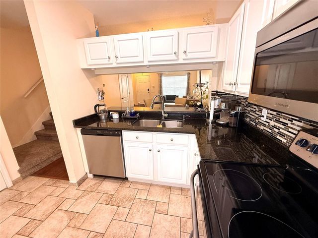 1120 KENNEWICK CT, Wesley Chapel, FL 33543
