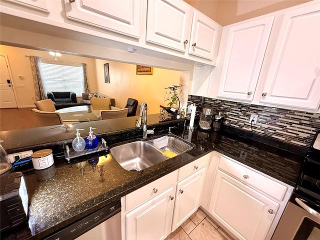 1120 KENNEWICK CT, Wesley Chapel, FL 33543