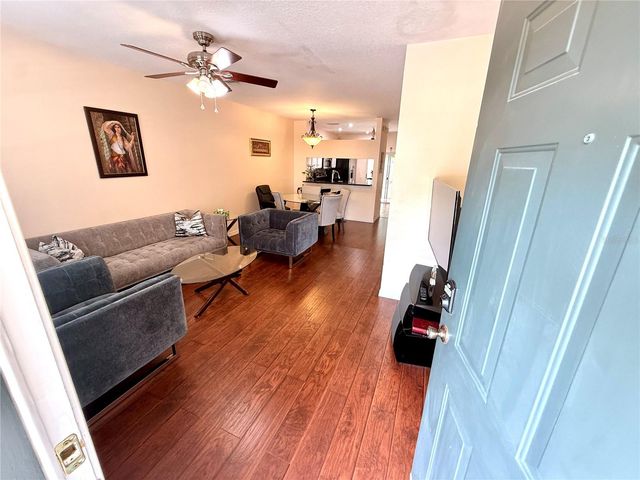 1120 KENNEWICK CT, Wesley Chapel, FL 33543