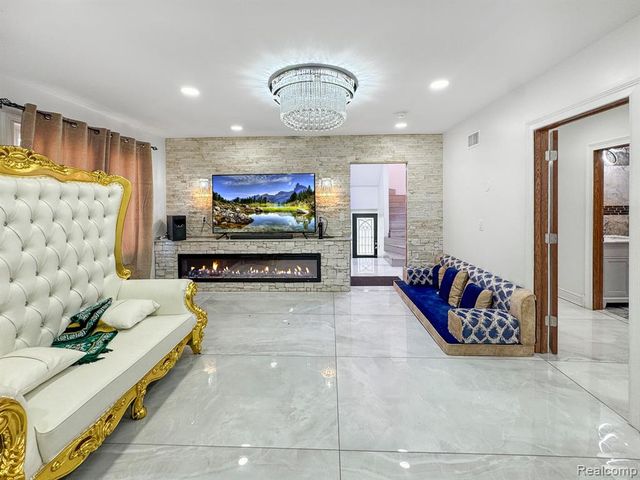 4342 Lois Street, Dearborn, MI 48126