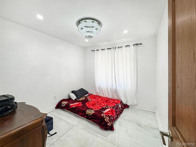 4342 Lois Street, Dearborn, MI 48126