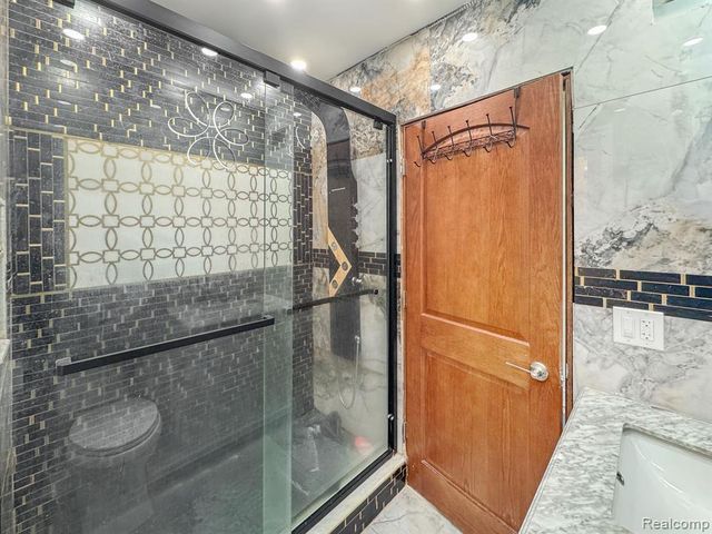 4342 Lois Street, Dearborn, MI 48126