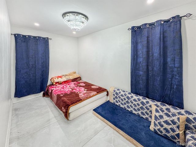 4342 Lois Street, Dearborn, MI 48126