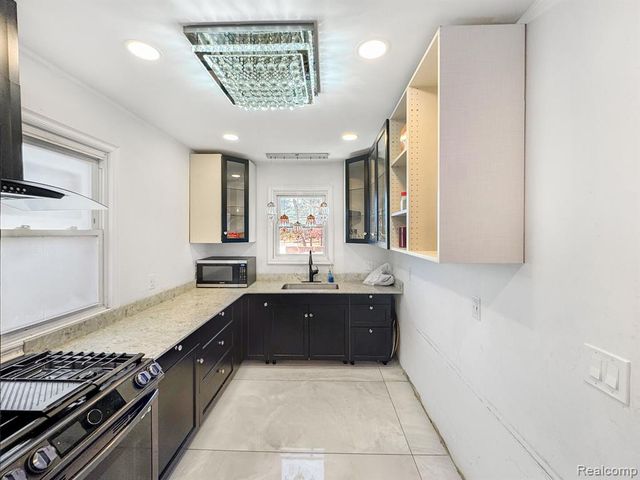 4342 Lois Street, Dearborn, MI 48126