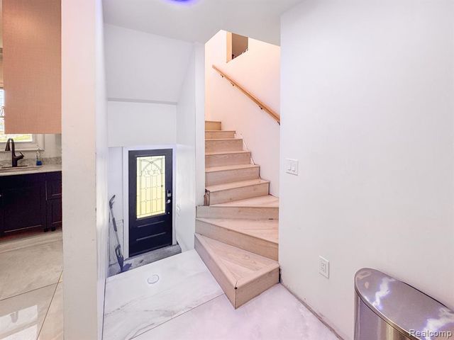 4342 Lois Street, Dearborn, MI 48126