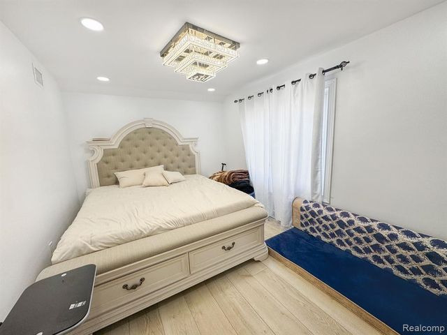 4342 Lois Street, Dearborn, MI 48126