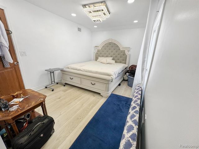 4342 Lois Street, Dearborn, MI 48126