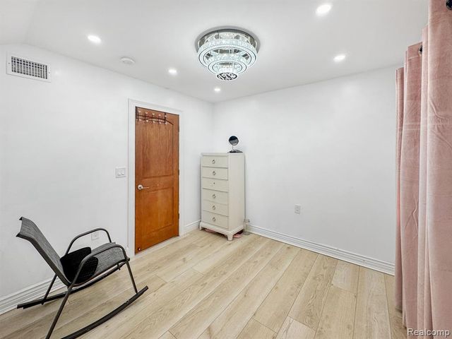 4342 Lois Street, Dearborn, MI 48126