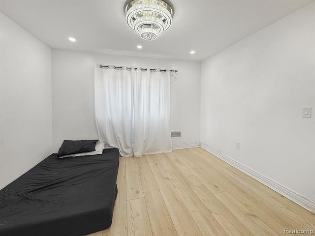 4342 Lois Street, Dearborn, MI 48126