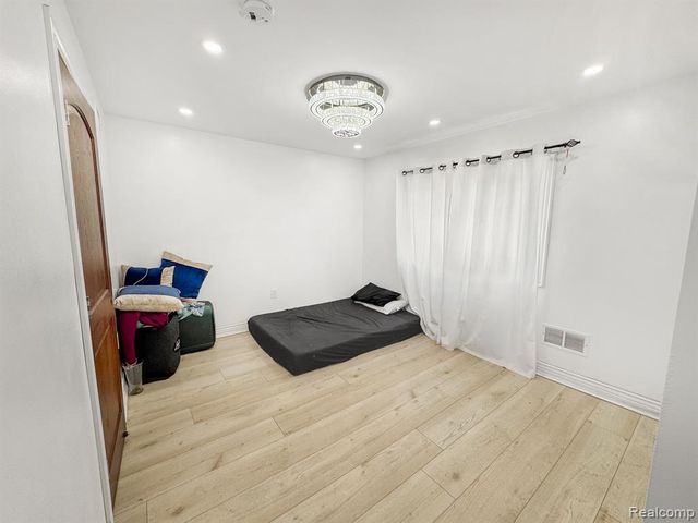 4342 Lois Street, Dearborn, MI 48126