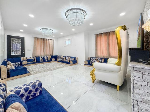 4342 Lois Street, Dearborn, MI 48126