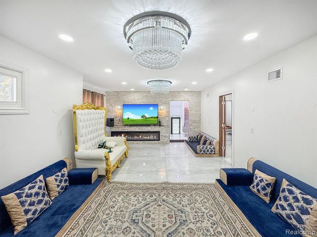 4342 Lois Street, Dearborn, MI 48126